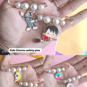 Kids charm pin 414